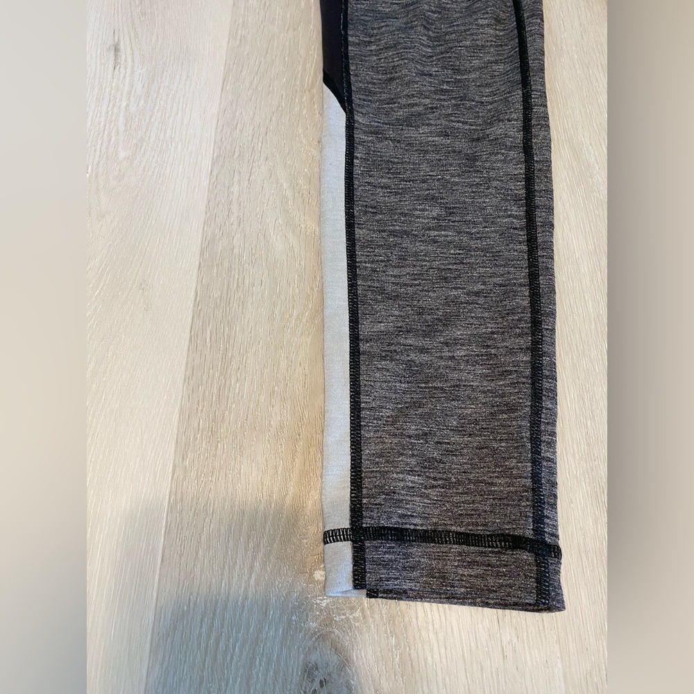 ATHLETA COLORBLOCK REVELATION TIGHT (351376) Heather Gray/Black, Medium - Picture 6 of 11